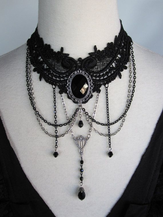 nice Lace Choker Necklace Collier Victorian Gothic, Marquise de Perac.
