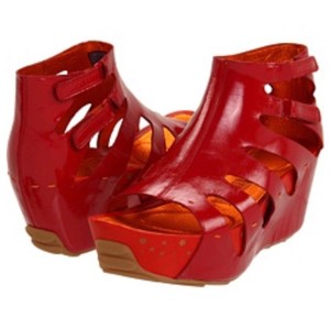Tsubo red Sandals