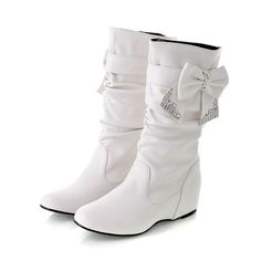 White Boots.. I NEED these!