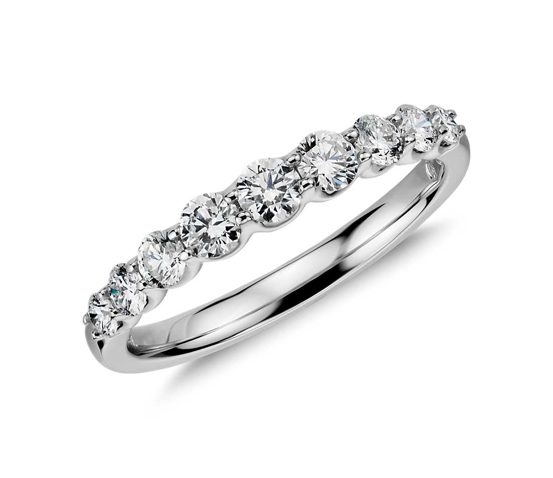 Graduated Diamond Ring in 14k White Gold (1/2 ct. tw.)
