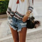 Could this be the perfect summer boho outfit? In love with the top and the  frayed shorts. Via Nina Suess Top: Zara, Shorts/Shoes: Edited, Bag: Chloe