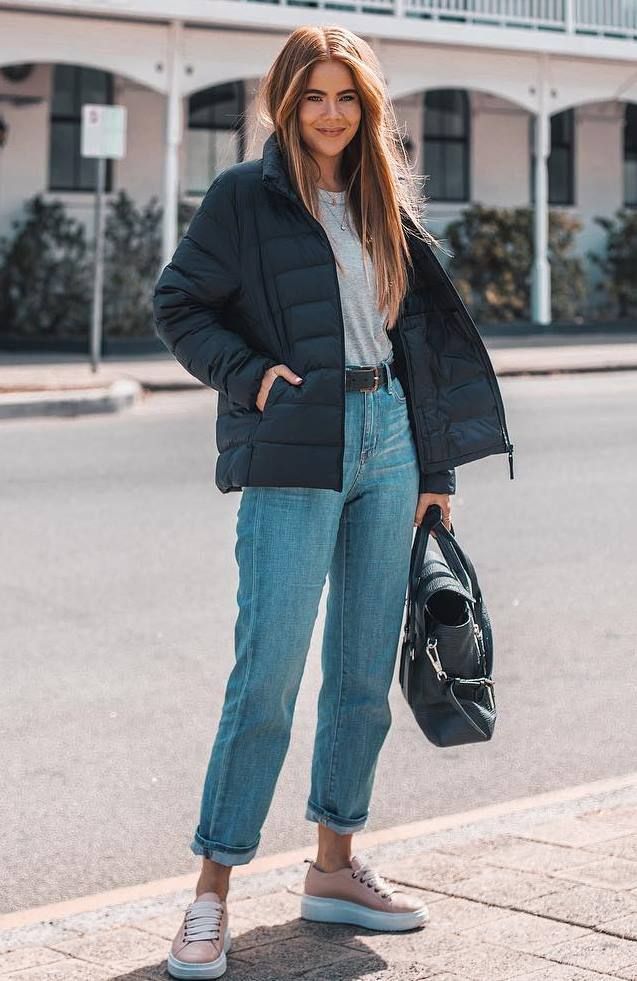 very comfy outfit idea for this fall : black bag + jacket + boyfriend jeans  + sneakers + top