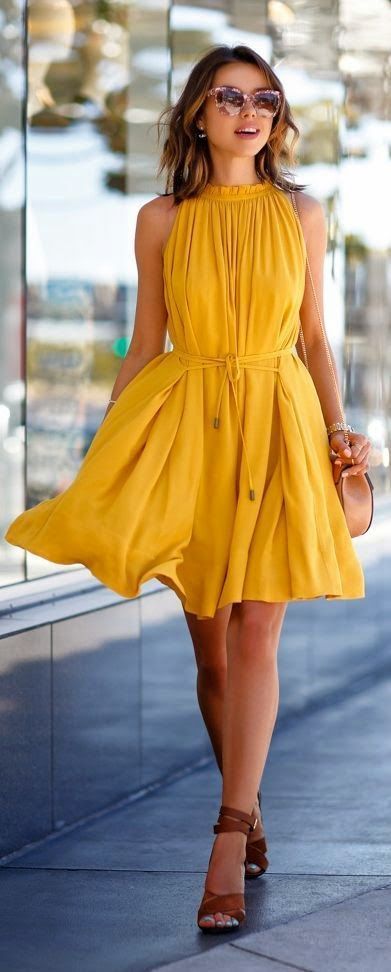 Summer #outfit #ideas / cute yellow dress