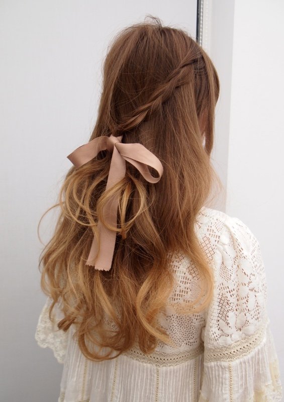 32 Adorable Hairstyles with Bows