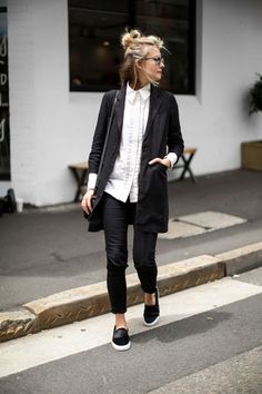 Monochrome street style | Her Couture Life www.Traveller Location Long  Blazer, Black