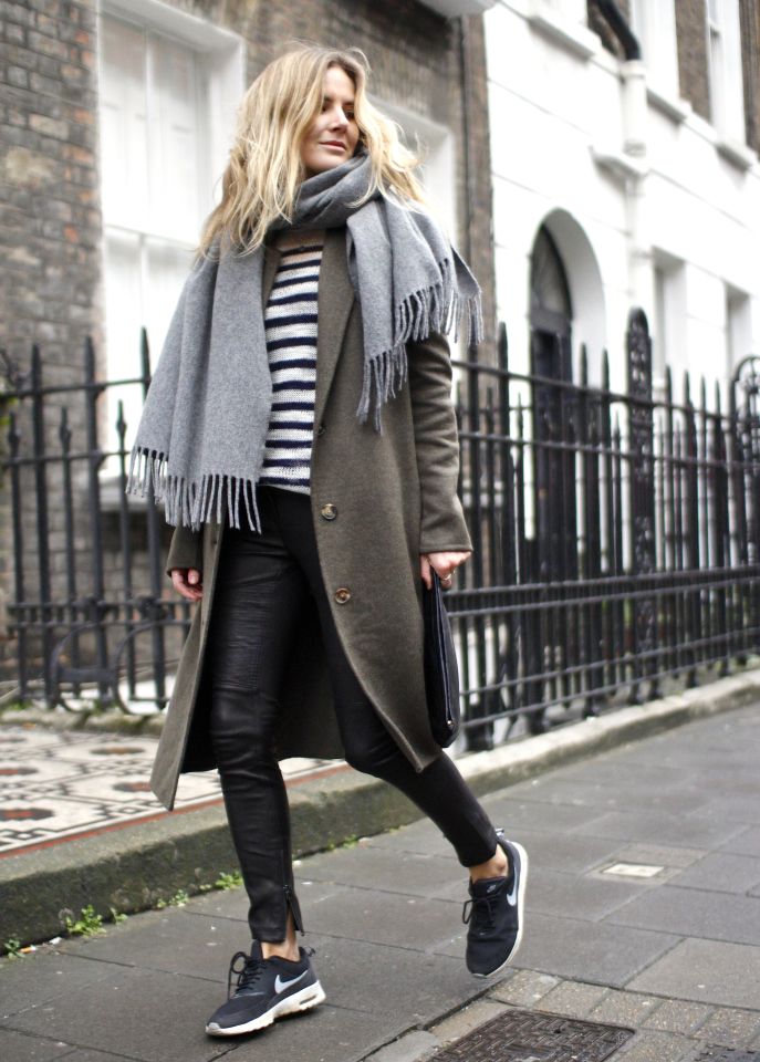 striped top with skinny jeans or leggings. | Striped top | Leggings | Gym  gear | | Monochrome | Athleisure | Winter |