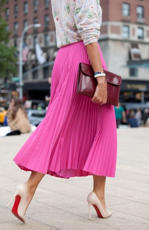 My Favorite Ways To Wear A Pleated Skirt This Summer (1)