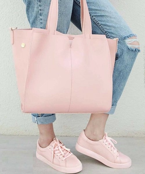 Having these sorts of handbags and shoes allows you to express your  personality through some elegant bags and shoes.