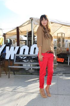 red pants, nude shoes Rote Jeans, Red Chinos, Bright Pants, Coral Pants