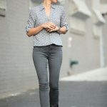 16 Cool Outfits With Grey Skinny Jeans For This Fall