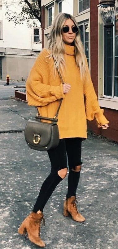 Street style outfits, fall outfits, back to school, cute outfits for  school, mustard sweater, yellow sweater, oversized sweater outfit, casual  outfits, fall