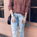 casual street style. knit. skinny jeans. suede ankle boots.