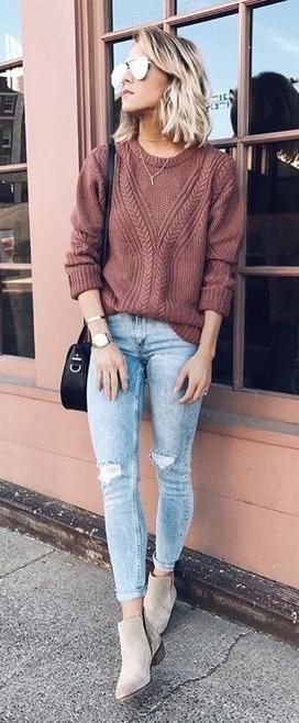 casual street style. knit. skinny jeans. suede ankle boots.