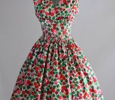 Vintage Dresses 50s, Vintage Wear, Retro Dress, Vintage Outfits, 50s Vintage,  Fashion Moda, 1950s Fashion, Vintage Fashion, Green Floral Dress, 1950s,
