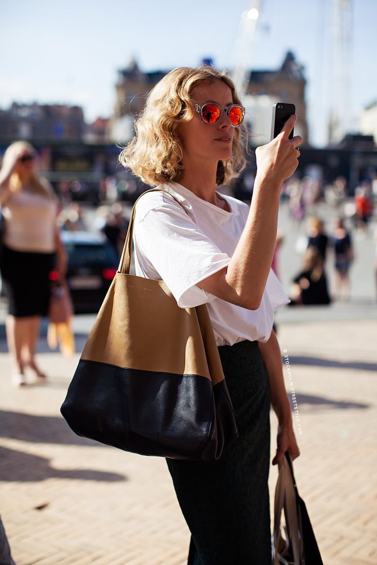 19 Ways To Wear A Tote Bag (4)