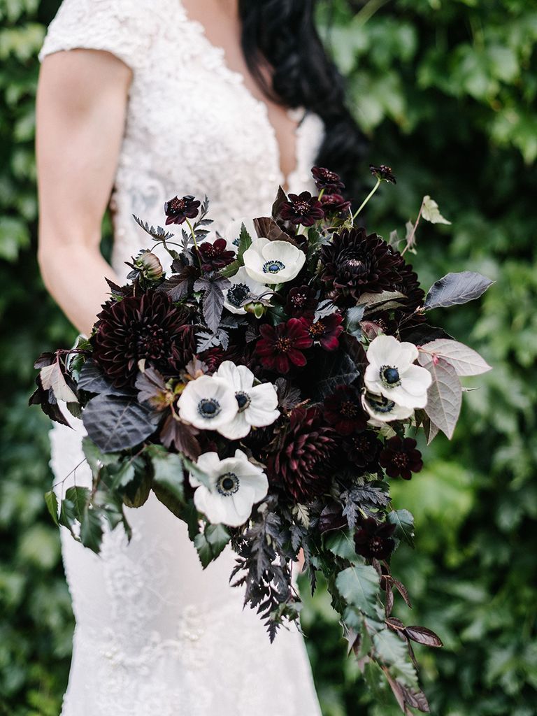 15 Fall Wedding Bouquet Ideas and Which Flowers They’re Made With