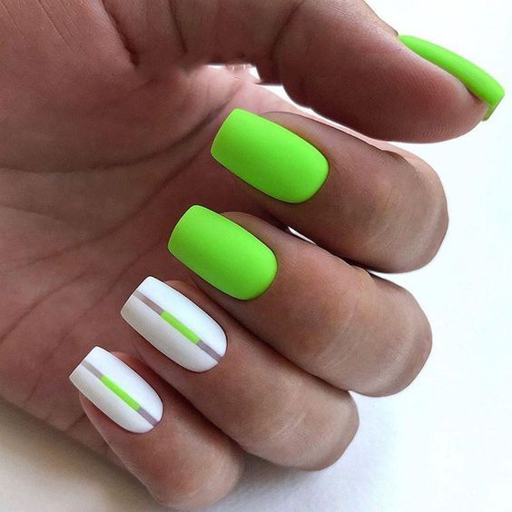 32 Bright and Cute Summer Nails to Update Your Daily Look