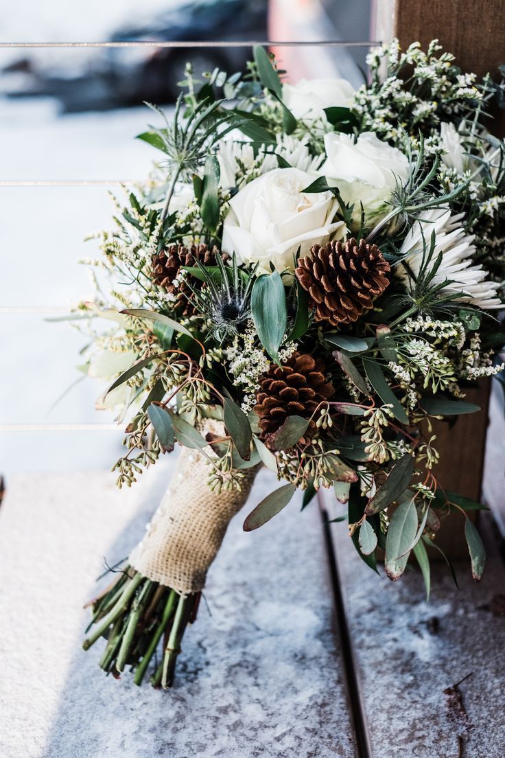 20 Chic Wedding Bouquets Ideas for Winter Brides