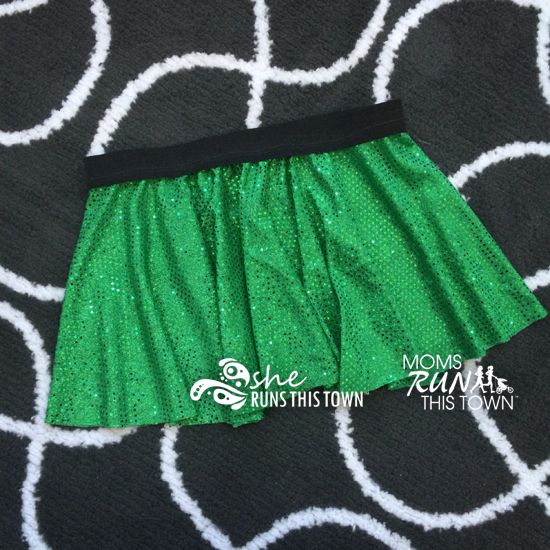 DIY Sparkle Skirt for Running – Make your own sparkle skirt with our easy circle…