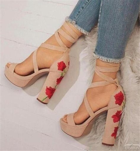 Exquisite Embroidered Flowers Thick High Heel Summer Shoes