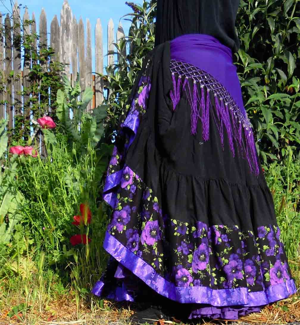 Flying Skirts Belly Dance Gear – beautiful and quality dance wear!