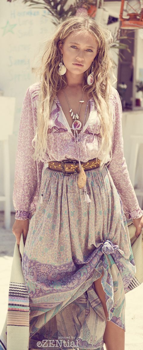Free spirit boho chic dress with modern hippie leather belt. For the BEST Bohemi…