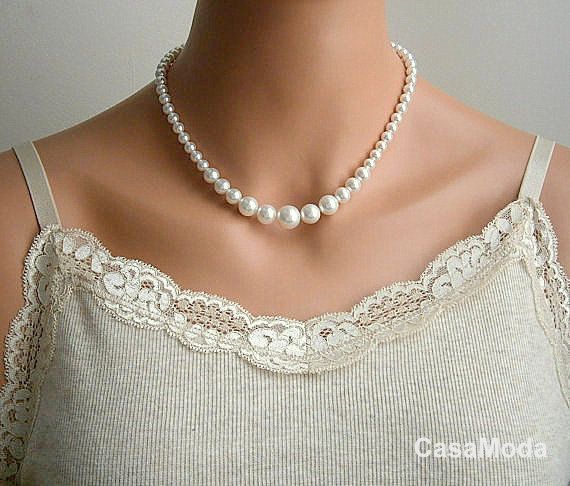 I’ve been looking for a simple pearl necklace for a while now. Pearl Necklace vi…
