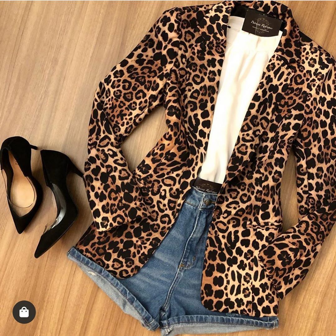 Mais Estilosa | Dicas de Moda on Instagram: “Apaixonada por esse look. Esse blazer animal print então está um arraso. 🖤 . 📣 Corram nos stories para ver mais dicas e inspirações. ✨ . 👛…”