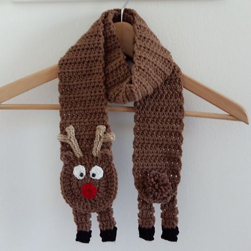 Ravelry: Reindeer Scarf pattern by Josie Bohlman