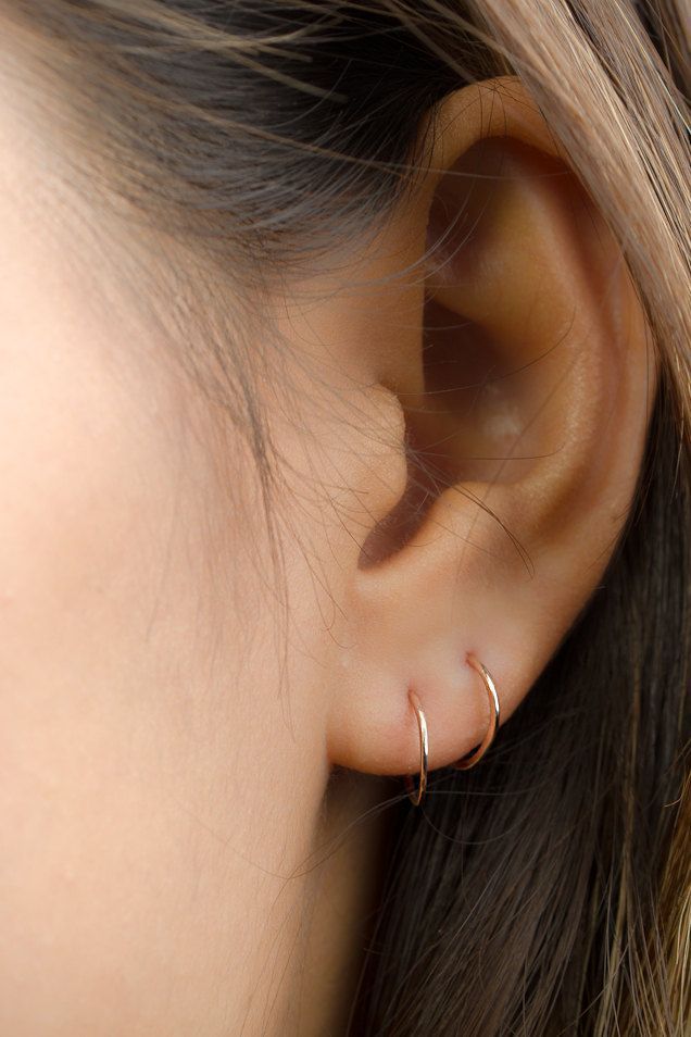 Tiny Hoop Earrings- Huggie Earrings- Cartilage Hoop-Gold Hoop Earrings- Minmalist Earrings- Dainty Hoop Earrings- Thin Hoop Earrings-EAR001