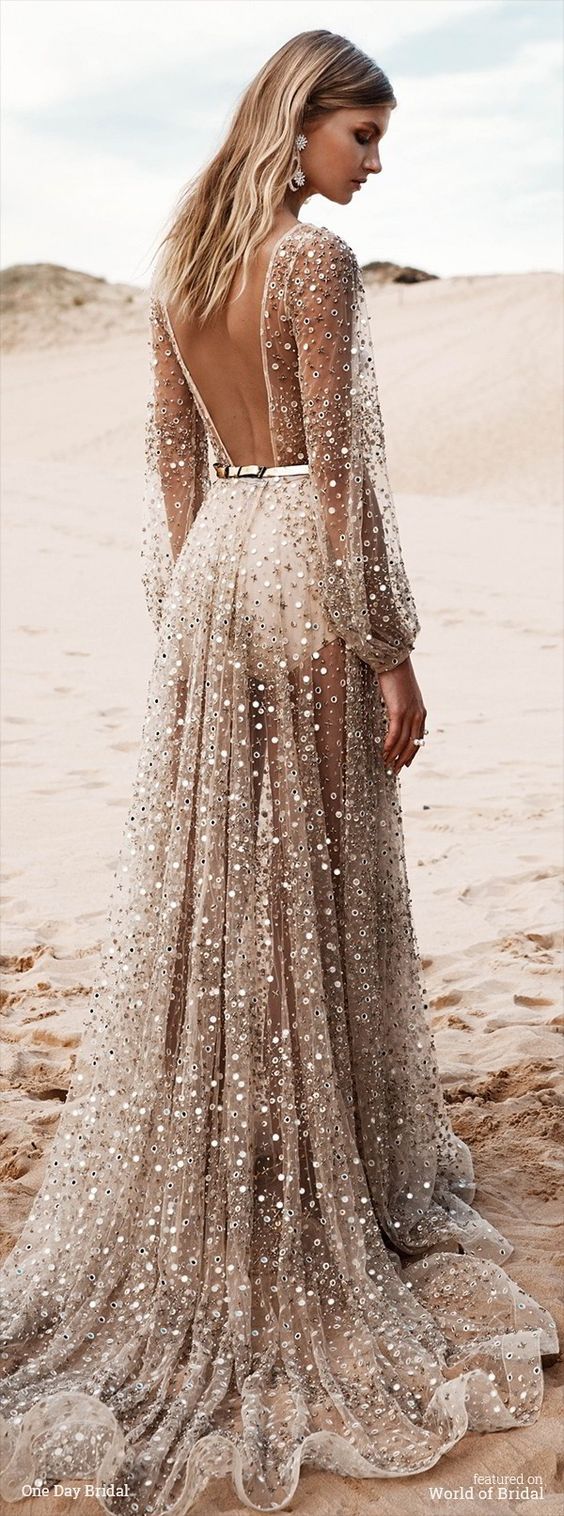 Top 22 Beach Wedding Dresses Ideas to Stand You out