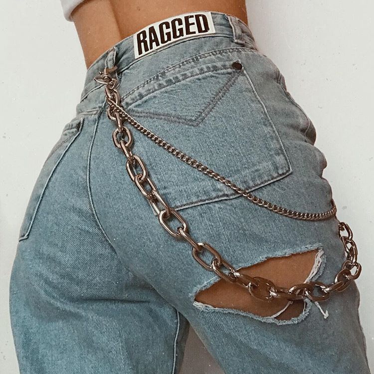 𝕷𝖞𝖉𝖎𝖆 on Instagram: “chain belts: yes or no?! ⛓ #theraggedpriest”