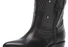 Discover stylish and versatile women’s boots for every occasion!