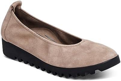 Explore stylish and comfortable women's flats for all occasions