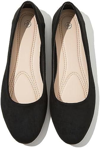 Explore our stylish and comfortable women's ballet flats collection!