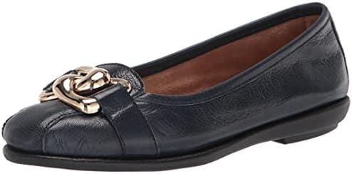 Discover stylish comfort with‌ our versatile women's flats!